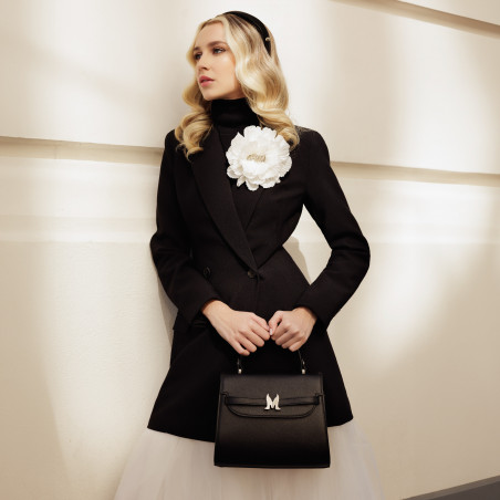 Дамска чанта за рамо 033g 01 black lifestyle